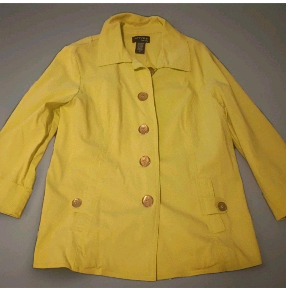 Attyre Yellow Single-Breasted Trench Coat with Gold Buttons